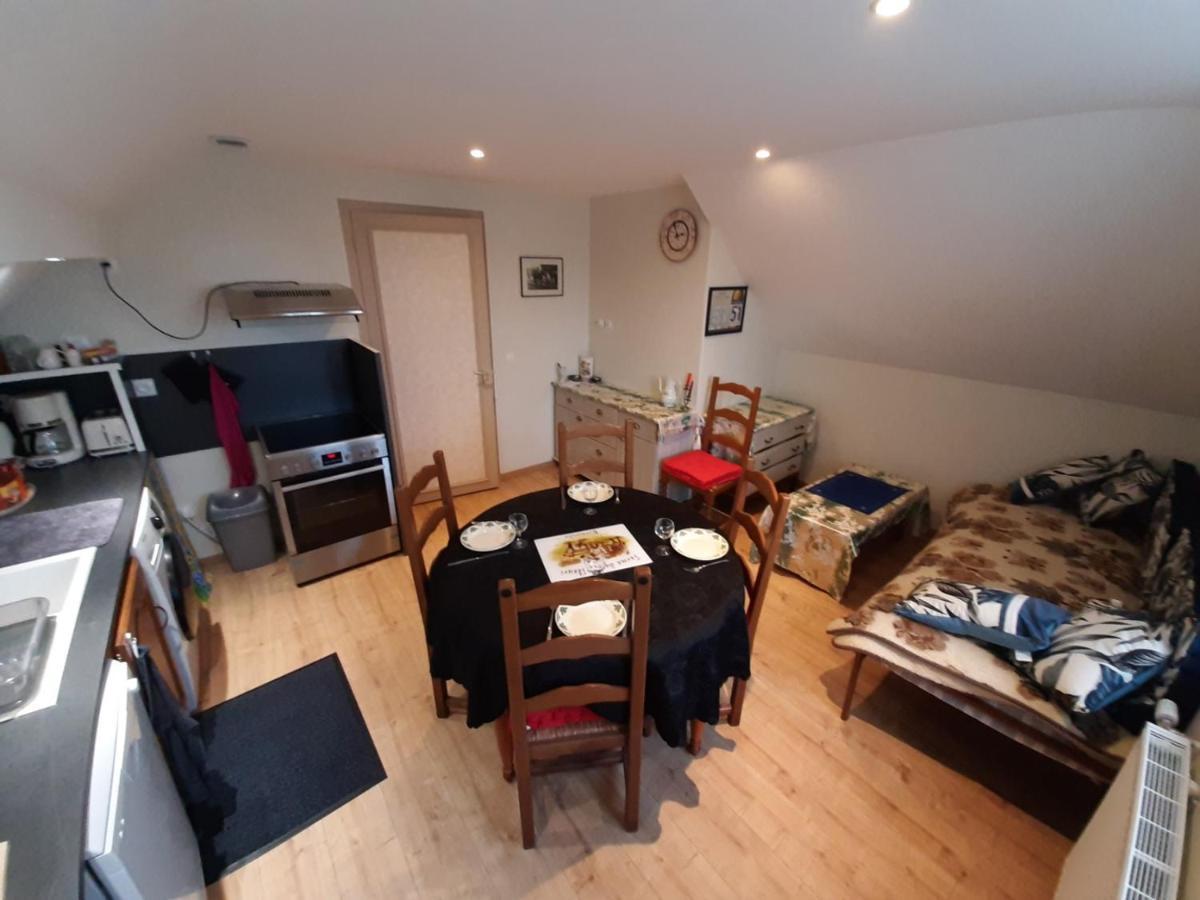 Le Deux Gaulle Apartment Le Mêle-sur-Sarthe Екстериор снимка