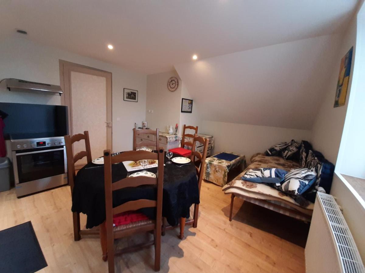 Le Deux Gaulle Apartment Le Mêle-sur-Sarthe Екстериор снимка