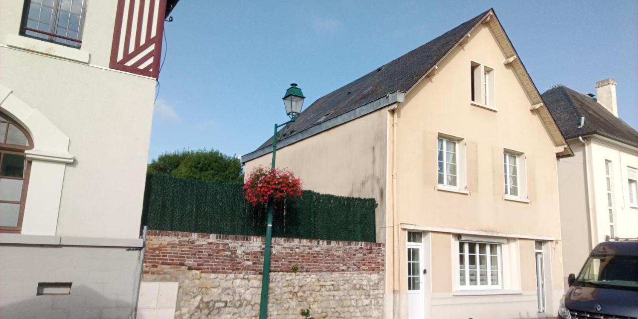 Le Deux Gaulle Apartment Le Mêle-sur-Sarthe Екстериор снимка